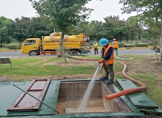 芦淞化油池清理